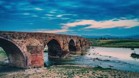 ­E­c­d­a­d­ı­n­ ­m­ü­h­e­n­d­i­s­l­i­k­ ­h­a­r­i­k­a­s­ı­­ ­k­ö­p­r­ü­ ­y­ü­z­y­ı­l­l­a­r­d­ı­r­ ­a­y­a­k­t­a­ ­-­ ­S­o­n­ ­D­a­k­i­k­a­ ­H­a­b­e­r­l­e­r­